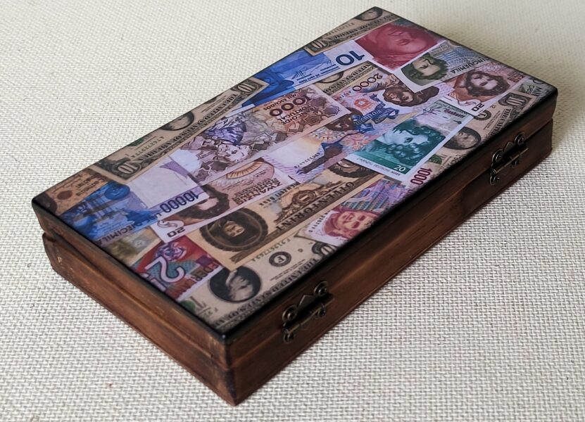 Dāvanu kastītes naudas dāvināšanai (roku darbs)