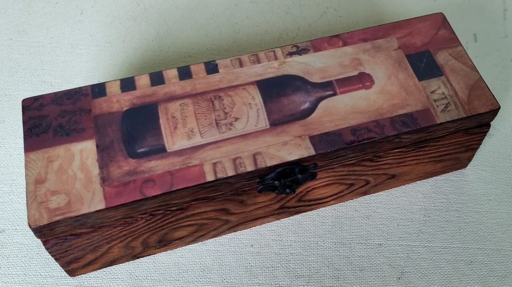 Koka kaste vīna pudelei (roku darbs)