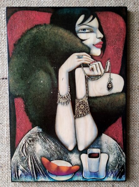 Koka panno "Sieviete ar medaljonu" (roku darbs)