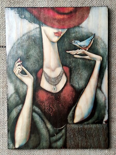 Koka panno "Sieviete ar putniņu" (roku darbs)