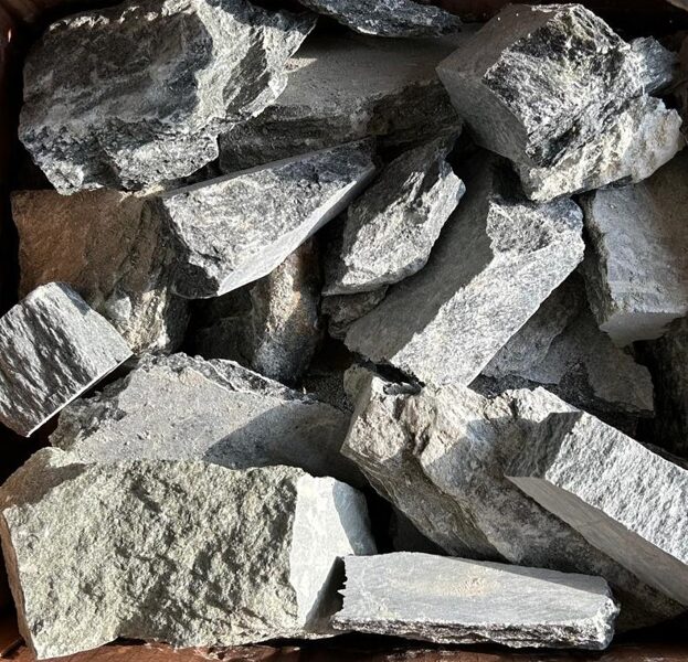Pirts akmeņi "Talkohlorīts" (20 kg; skaldīti)